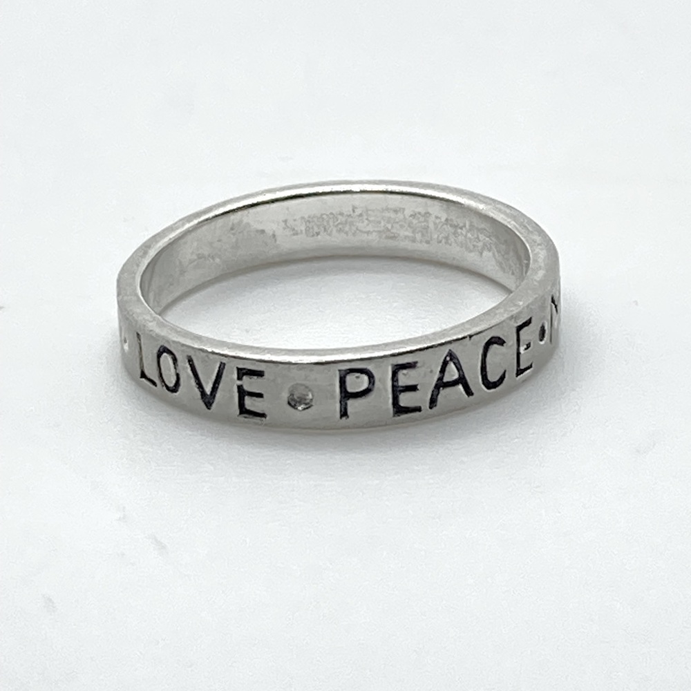 Vtg Sterling Silver Enraved ‘ Peace Love Mind Body Spirit ‘ Simple Band Sz 7.5